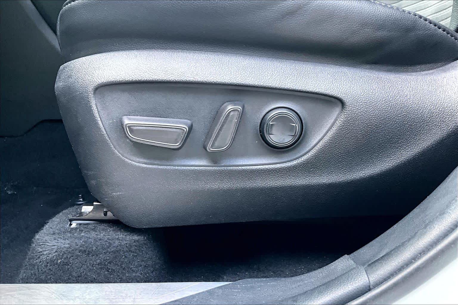 2021 Toyota Highlander XSE Blizzard Pearl at AutoNation USA Katy