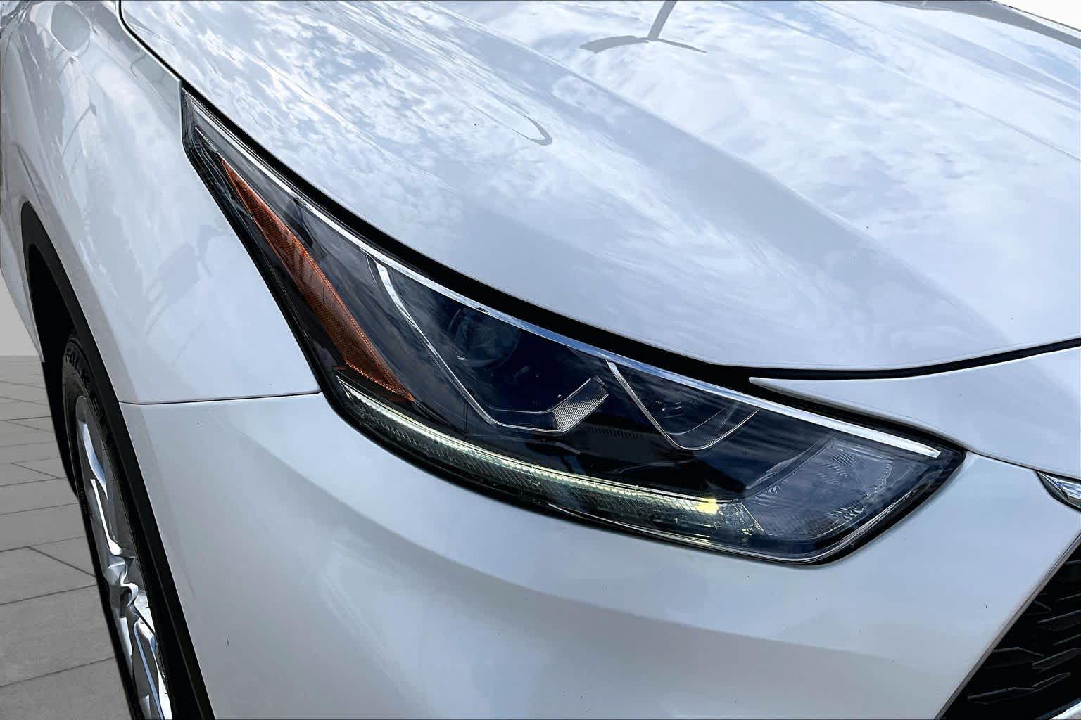 2020 Toyota Highlander photo 27 of 33
