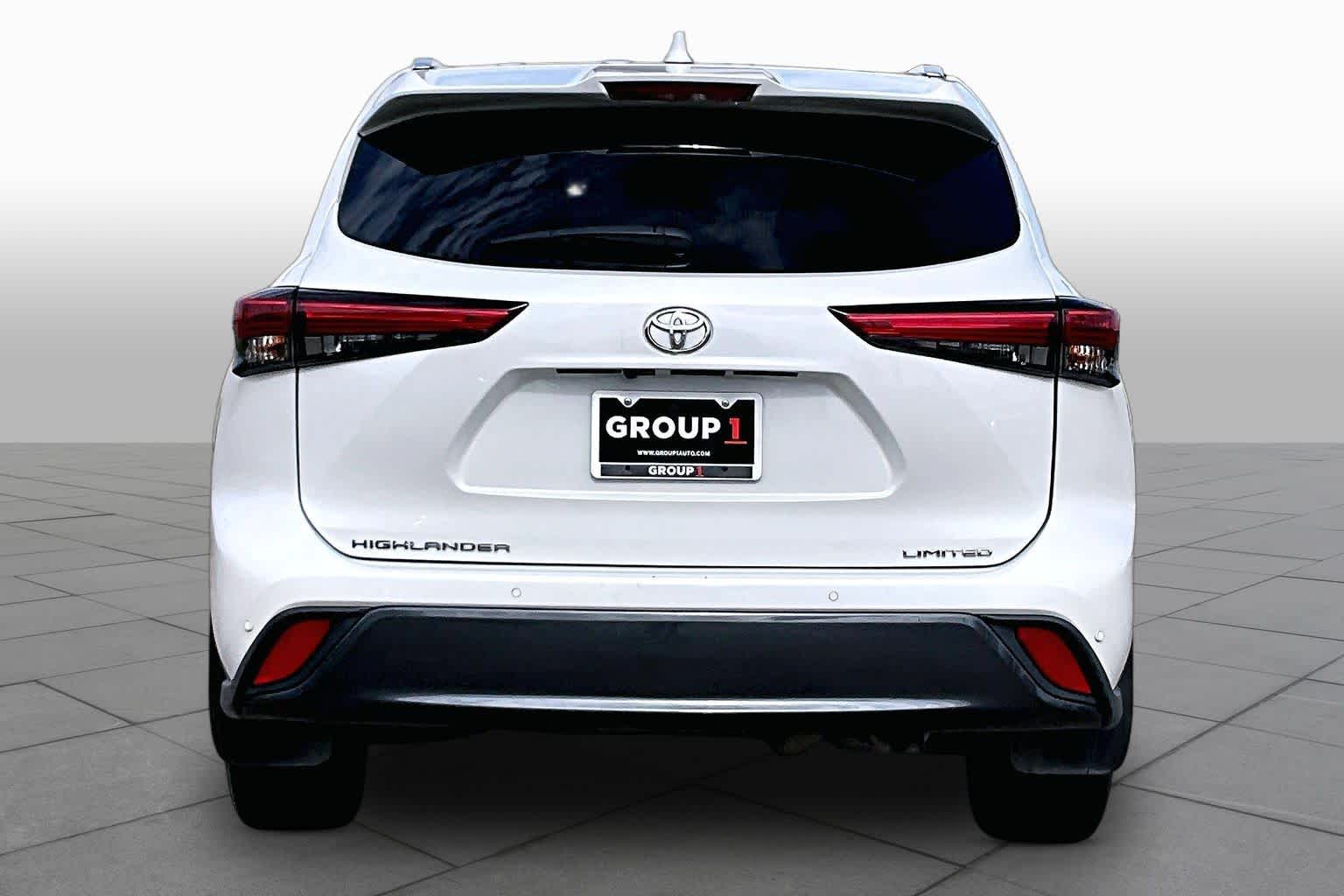 2020 Toyota Highlander photo 5 of 33