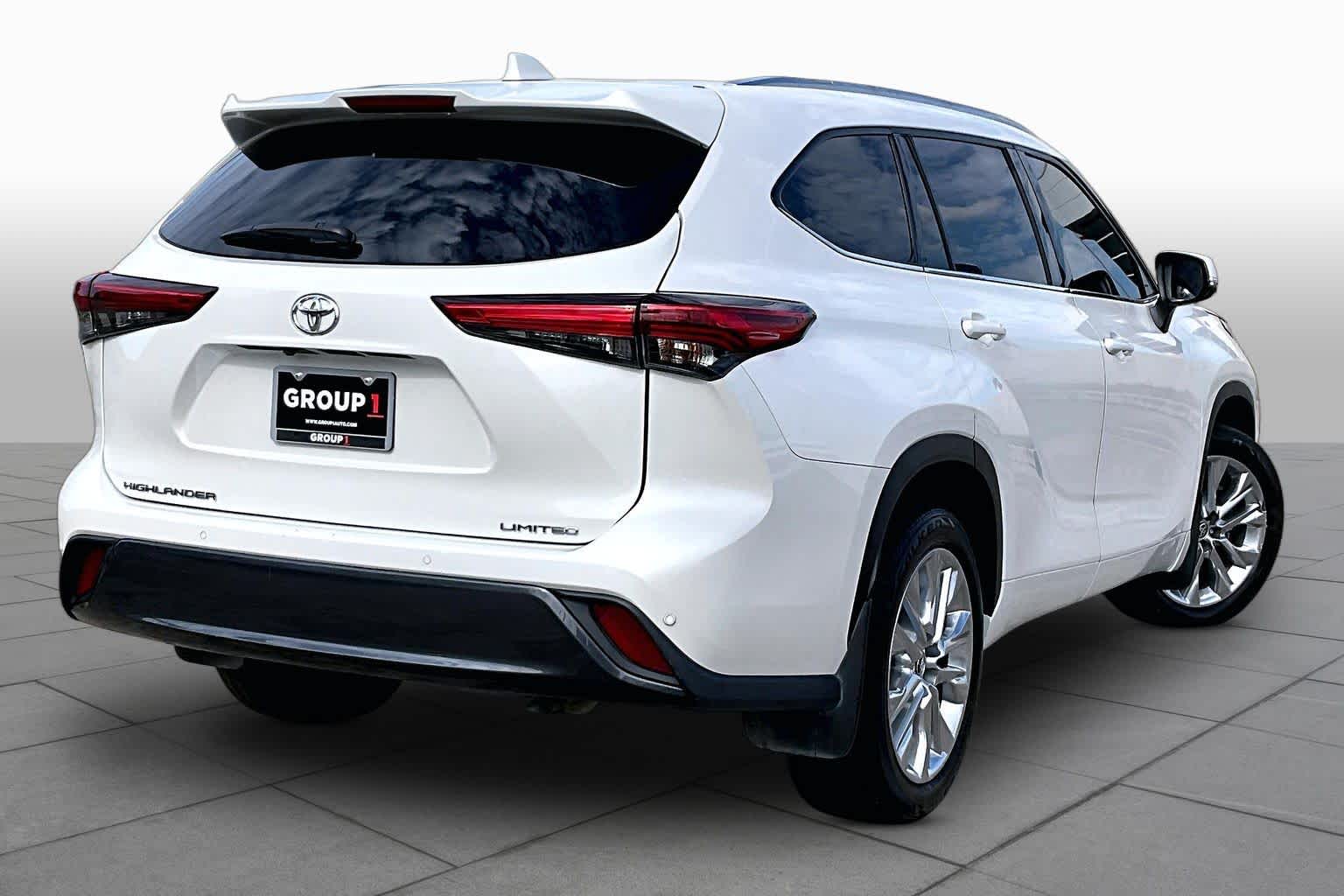 2020 Toyota Highlander photo 13 of 33