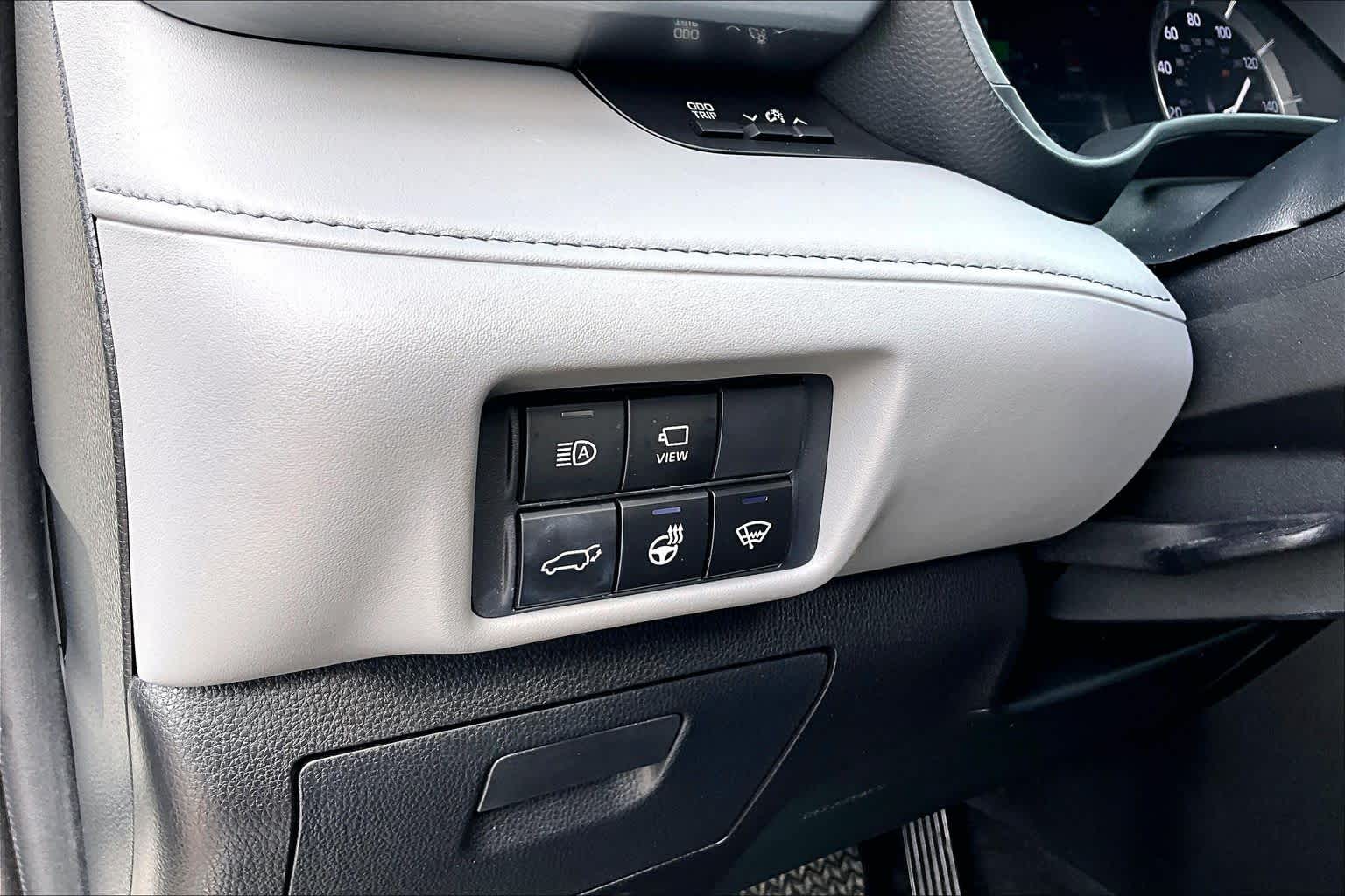 2020 Toyota Highlander photo 31 of 33