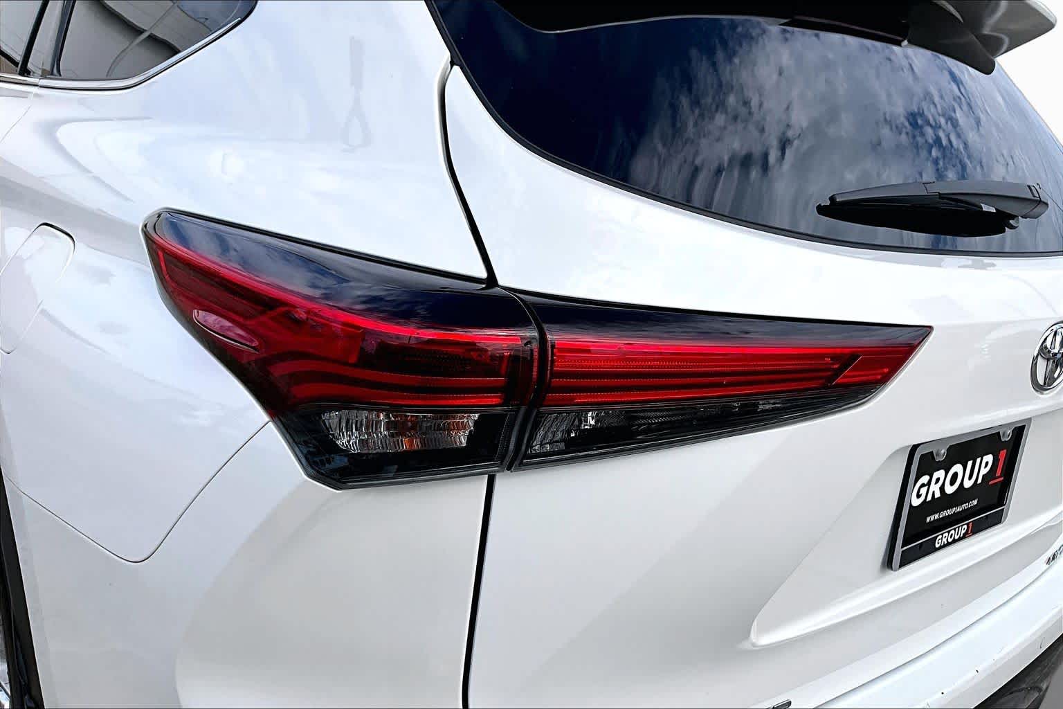 2020 Toyota Highlander photo 28 of 33