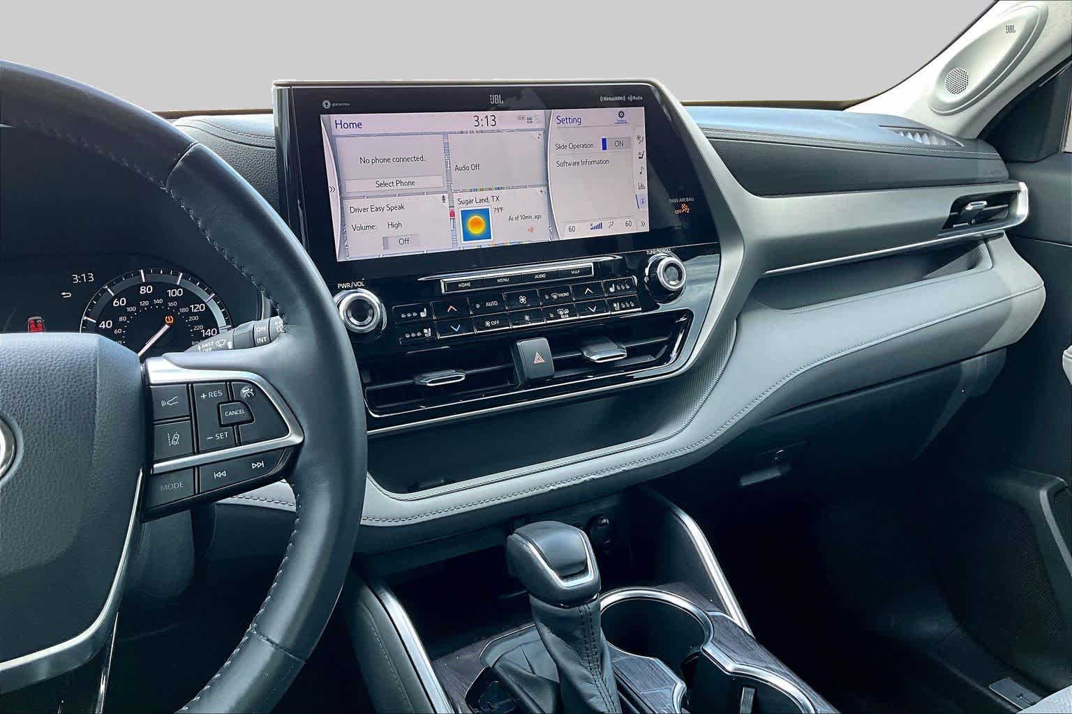 2020 Toyota Highlander photo 7 of 33