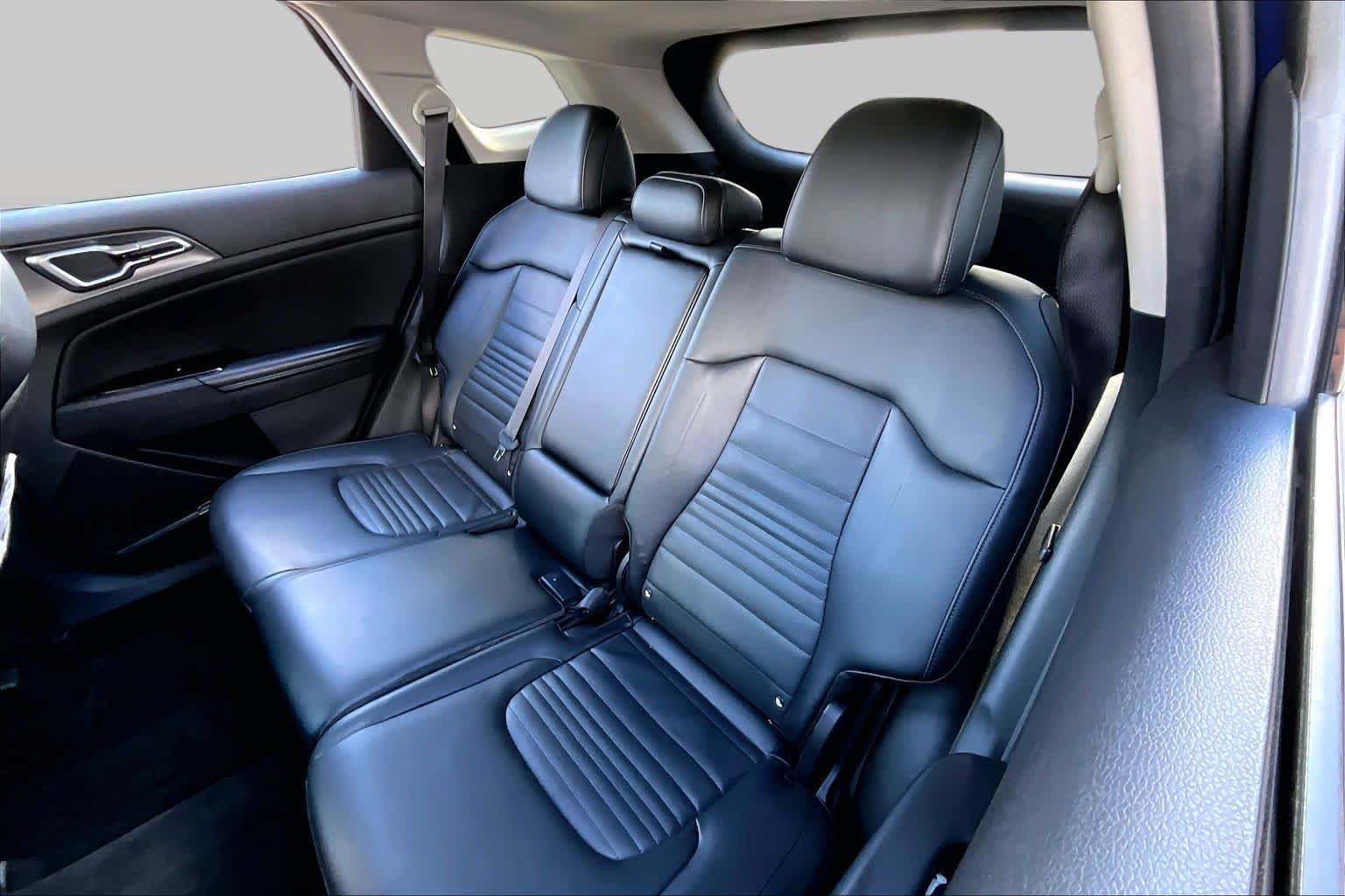 2023 Kia Sportage photo 17 of 32