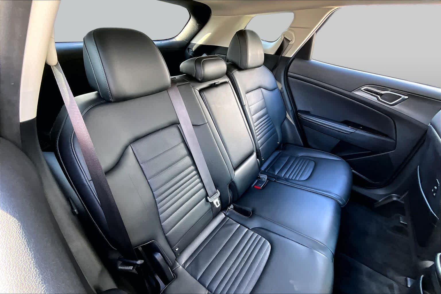 2023 Kia Sportage photo 18 of 32