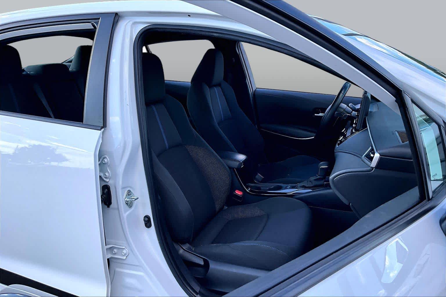 2022 Toyota Corolla photo 9 of 32