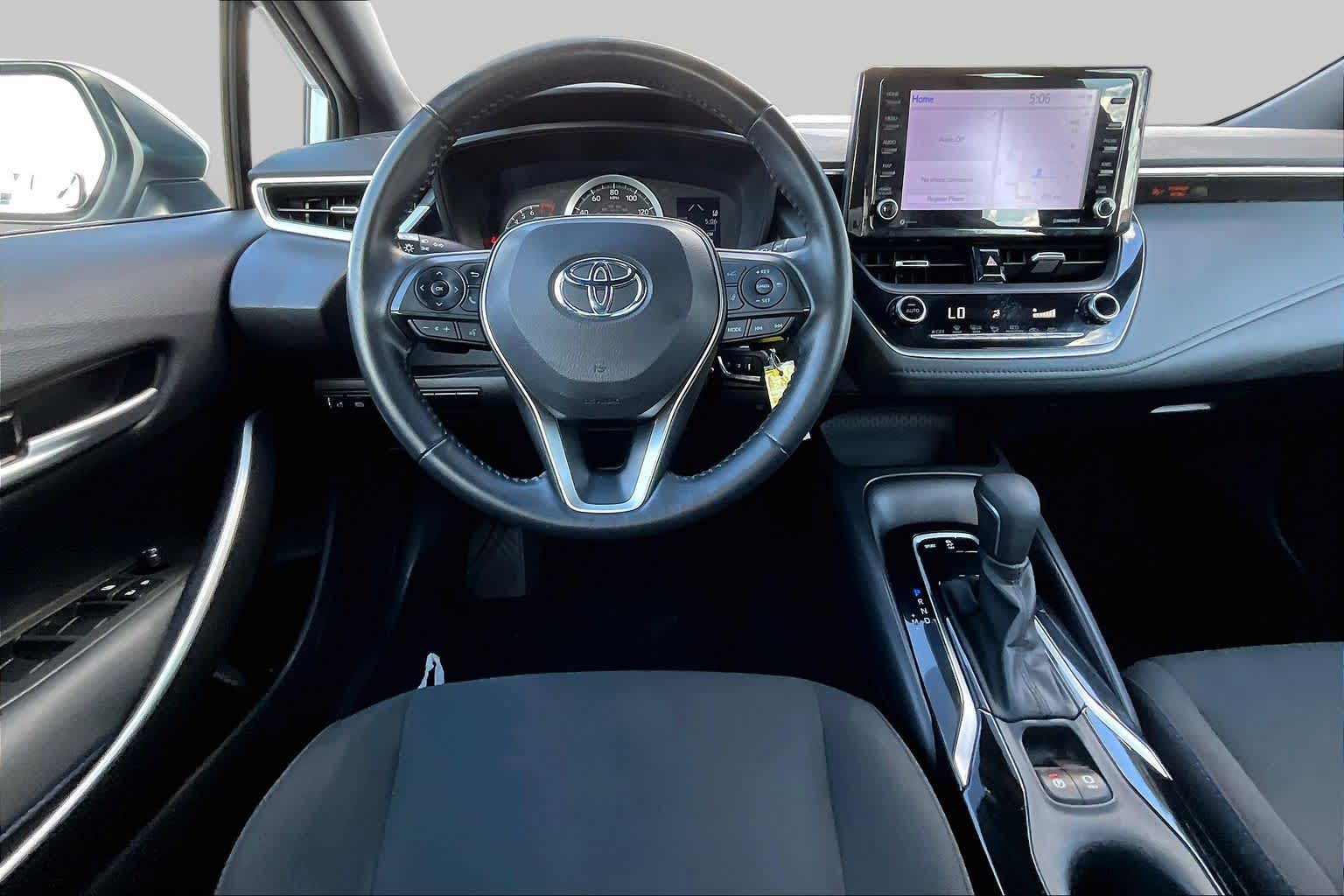 2022 Toyota Corolla photo 6 of 32