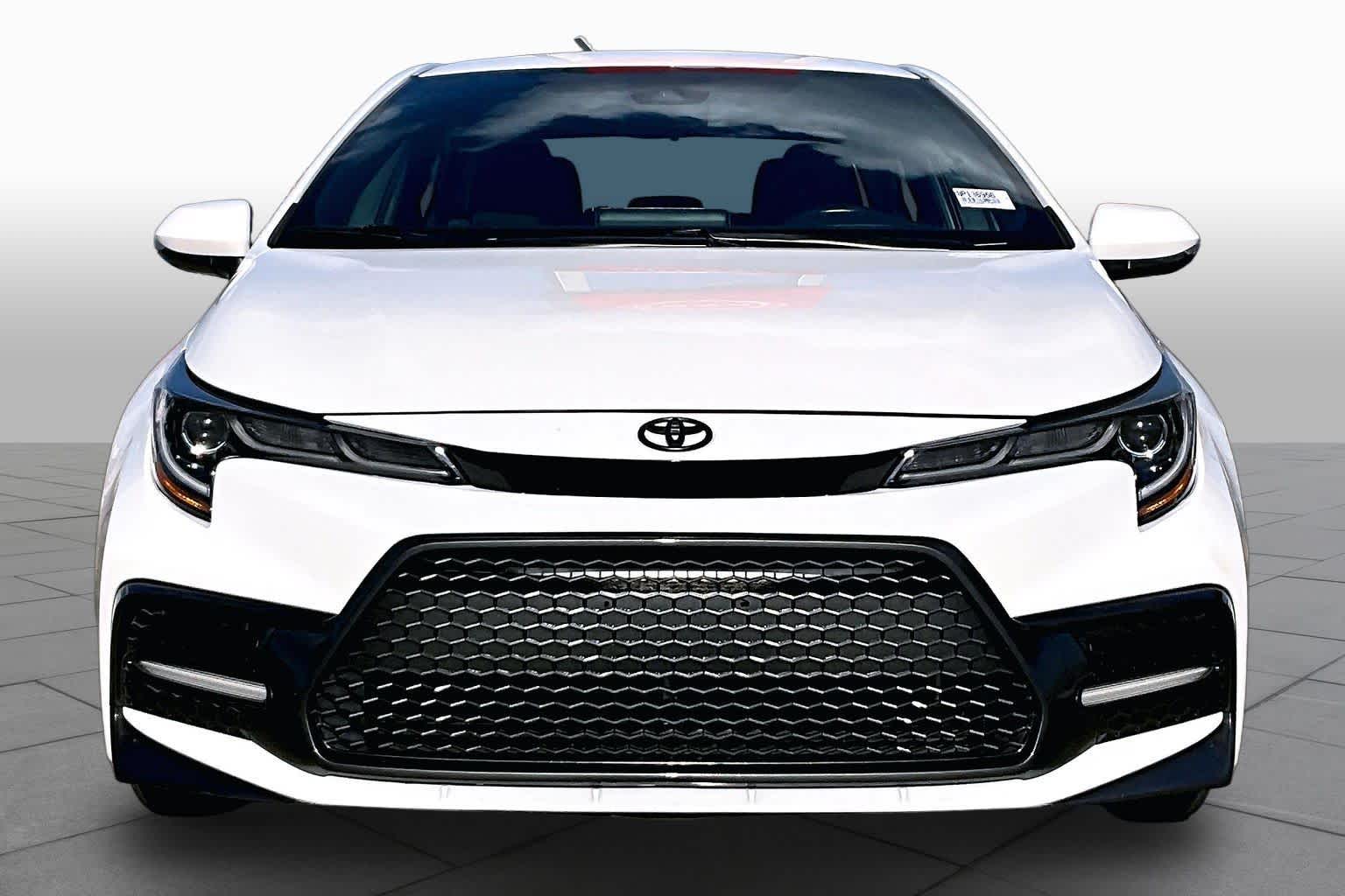 2022 Toyota Corolla photo 4 of 32