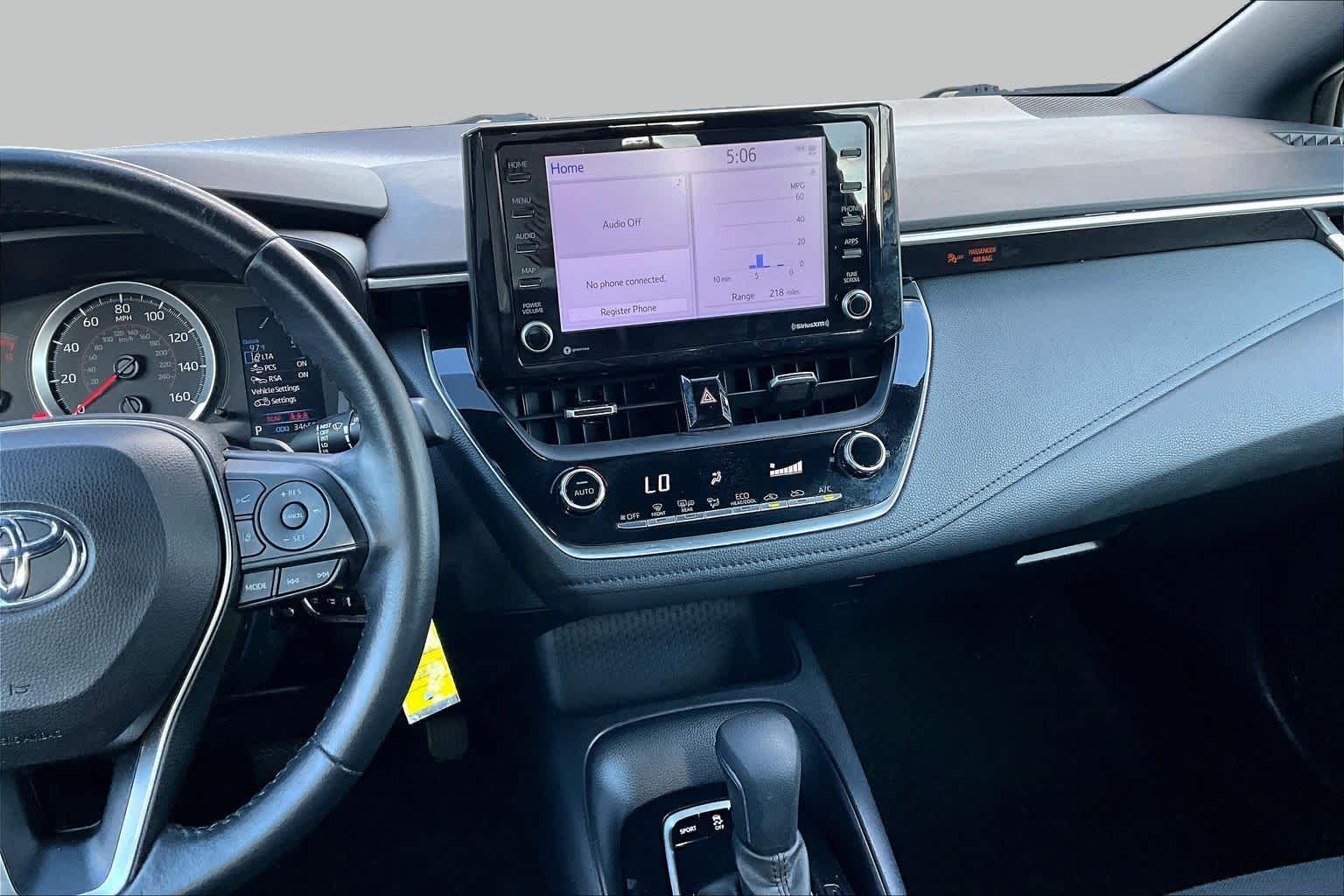 2022 Toyota Corolla photo 7 of 32