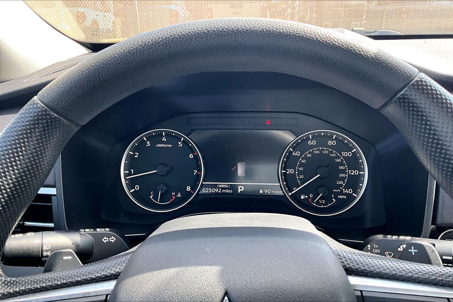2024 Mitsubishi Outlander ES White Diamond at Auto Boutique Texas
