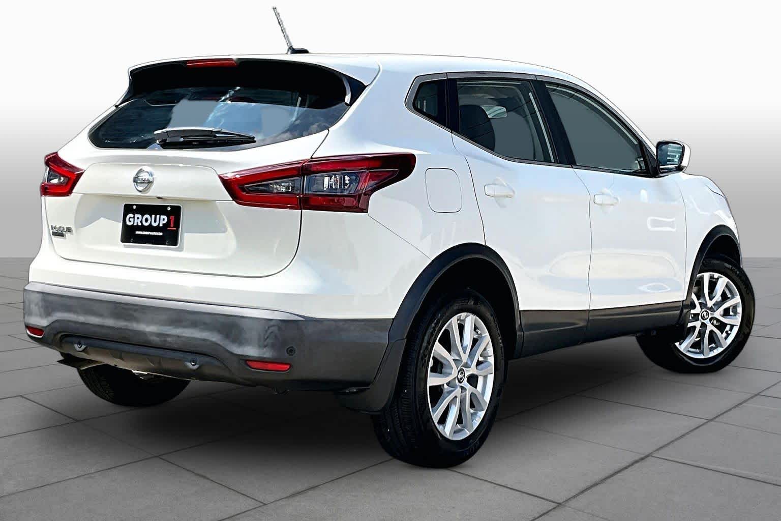2022 Nissan Rogue Sport S Glacier White at Sterling McCall Nissan