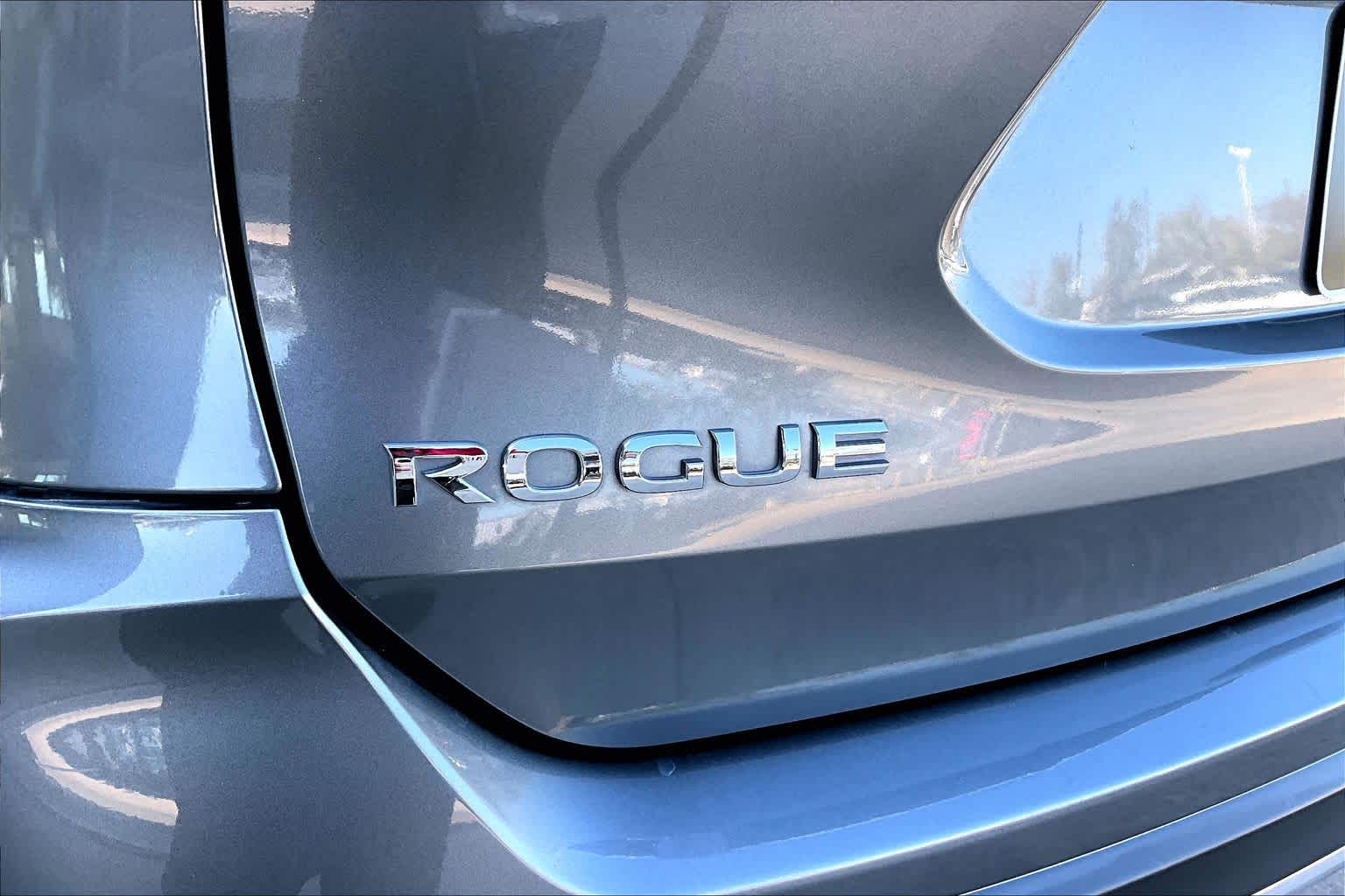 2020 Nissan Rogue SV Gun Metallic at Sterling McCall Nissan