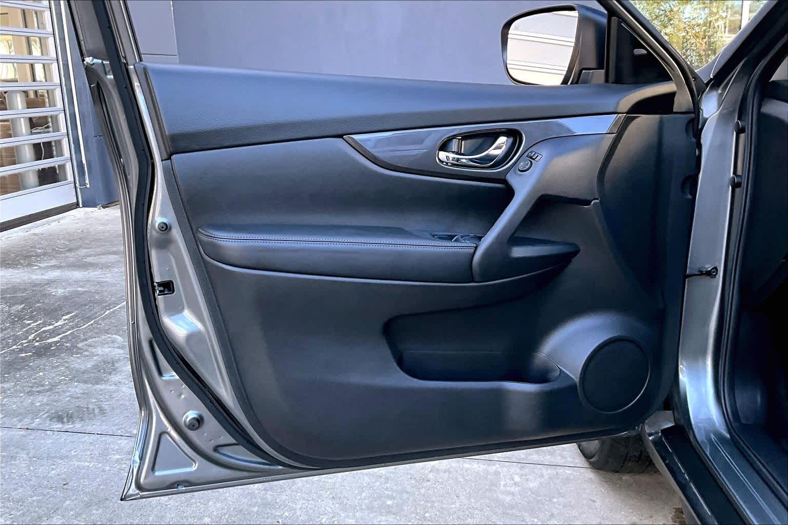 2020 Nissan Rogue SV Gun Metallic at Sterling McCall Nissan