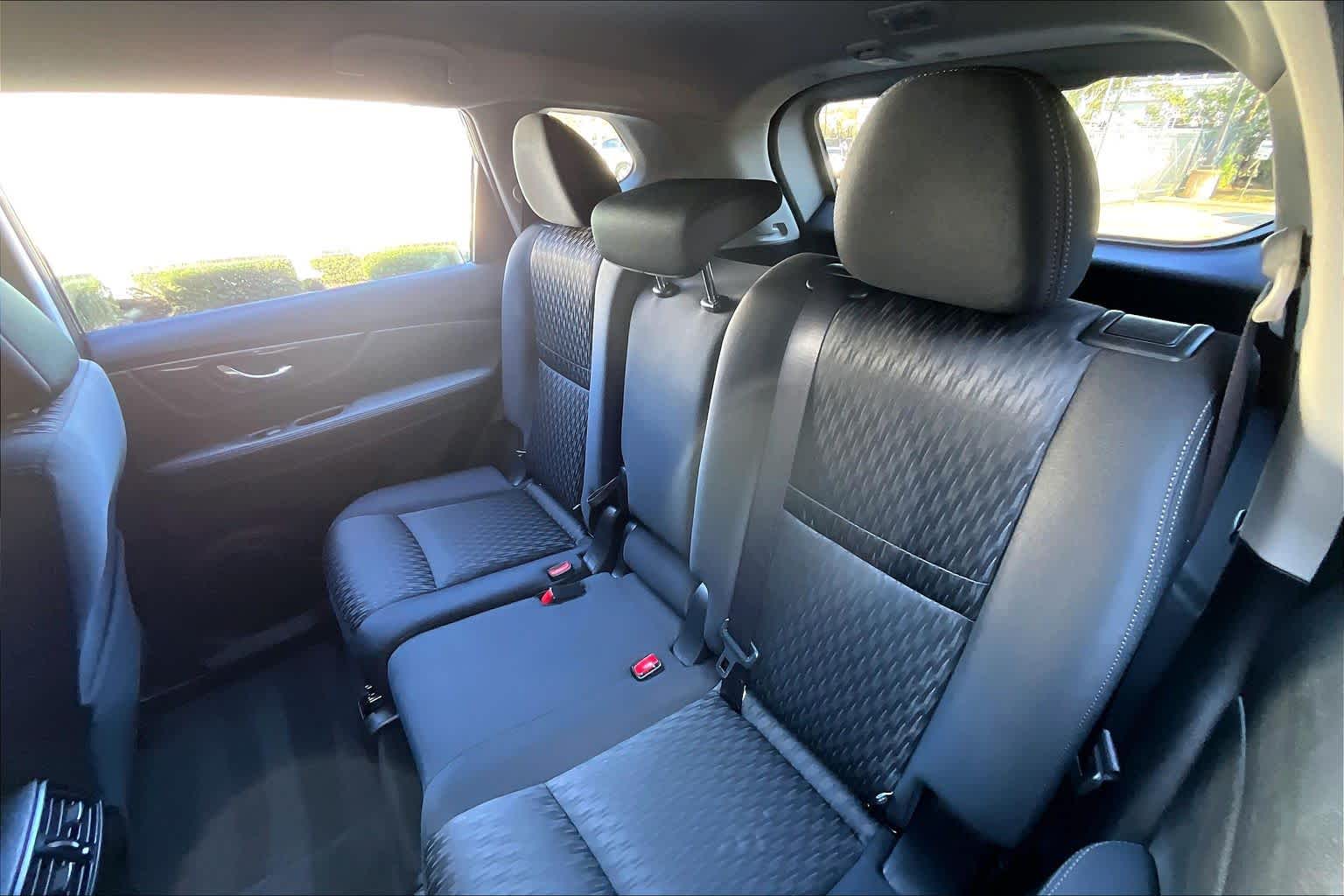 2020 Nissan Rogue SV Gun Metallic at Sterling McCall Nissan