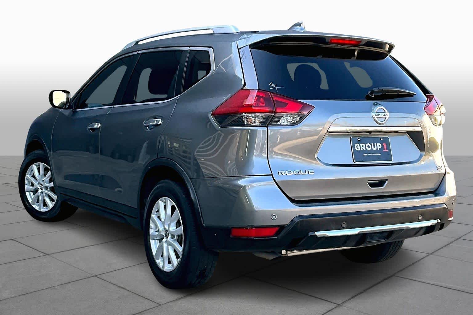 2020 Nissan Rogue SV Gun Metallic at Sterling McCall Nissan