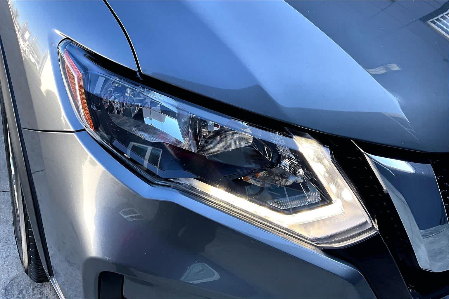 2020 Nissan Rogue SV Gun Metallic at Sterling McCall Nissan