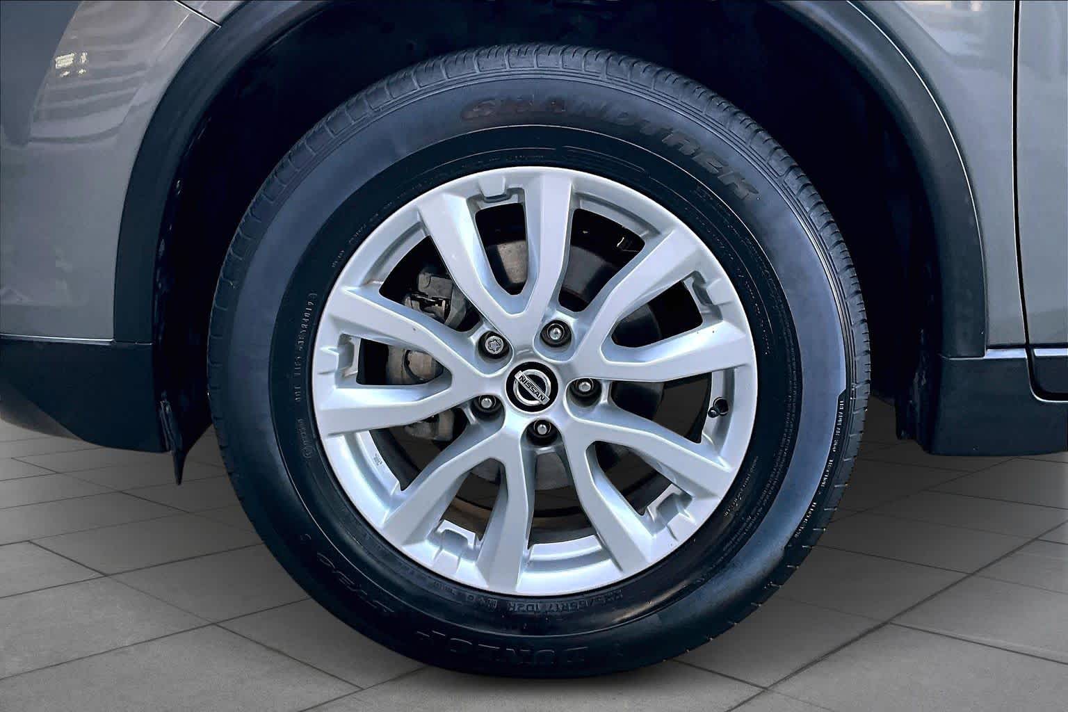 2020 Nissan Rogue SV Gun Metallic at Sterling McCall Nissan