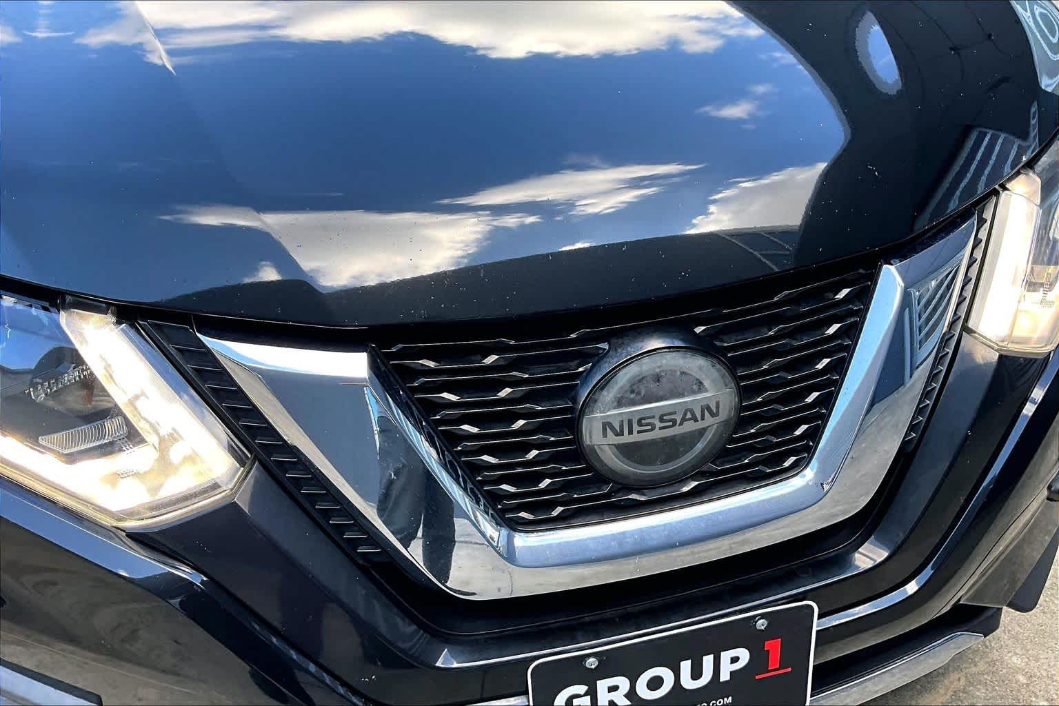 2019 Nissan Rogue SV Magnetic Black Pearl at Sterling McCall Nissan