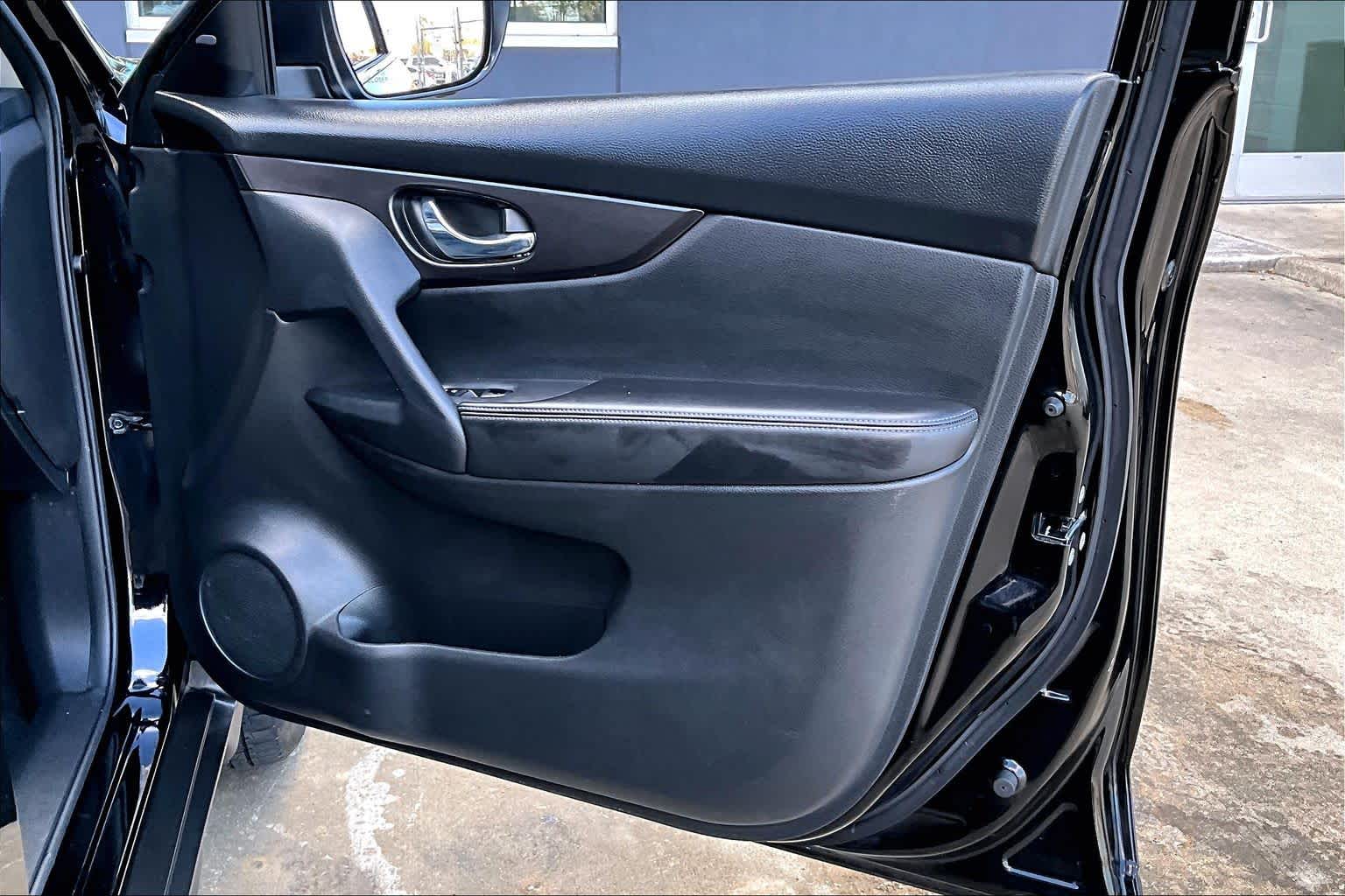 2019 Nissan Rogue SV Magnetic Black Pearl at Sterling McCall Nissan