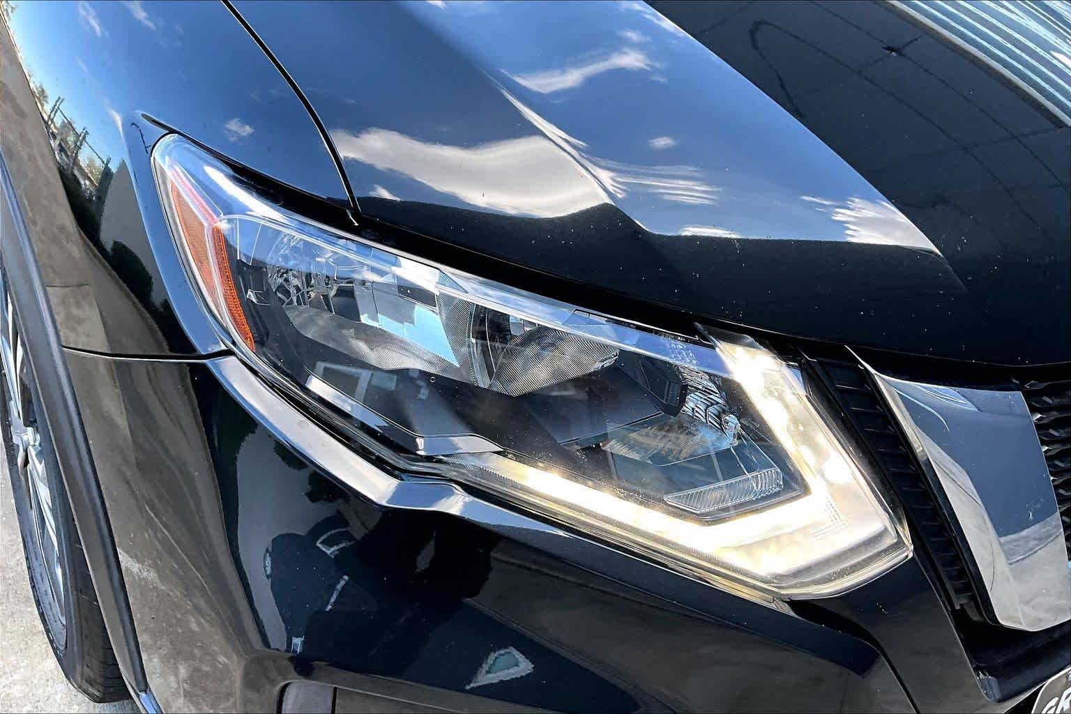2019 Nissan Rogue SV Magnetic Black Pearl at Sterling McCall Nissan