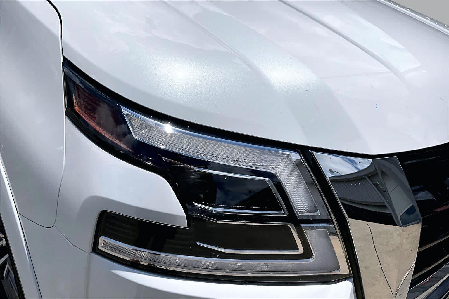 2024 Nissan Armada SL Aspen White Tricoat at Mercedes-Benz of Houston North