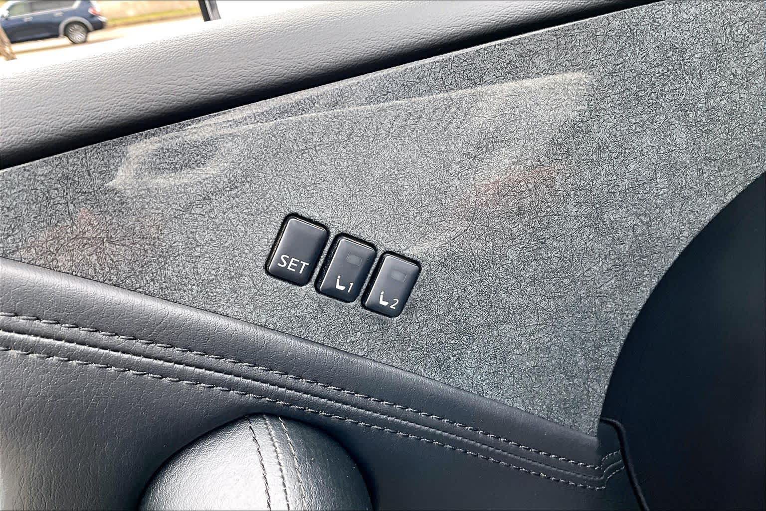 2024 Nissan Armada photo 32 of 35