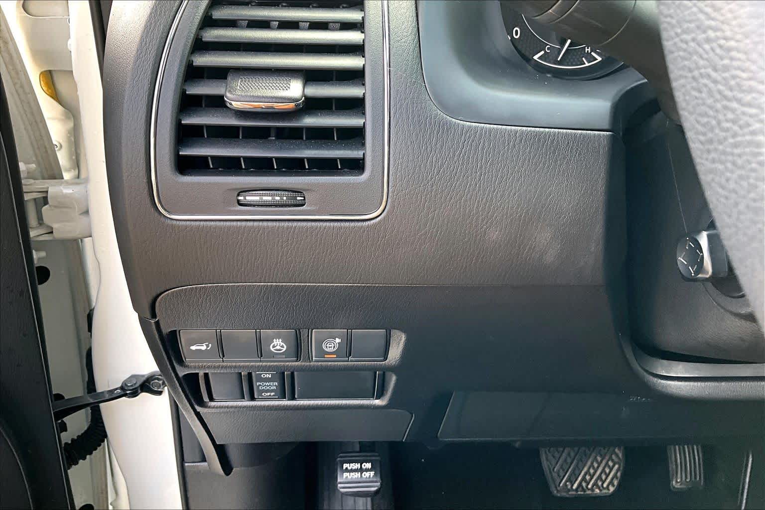 2023 Nissan Armada SL Aspen White Tricoat at AutoNation USA Katy