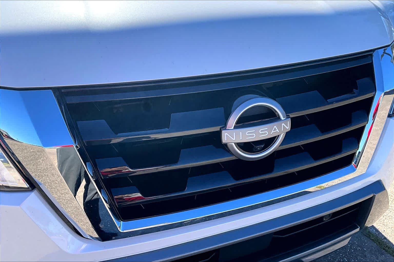 2024 Nissan Armada SL Aspen White Tricoat at AutoNation Toyota Gulf Fwy