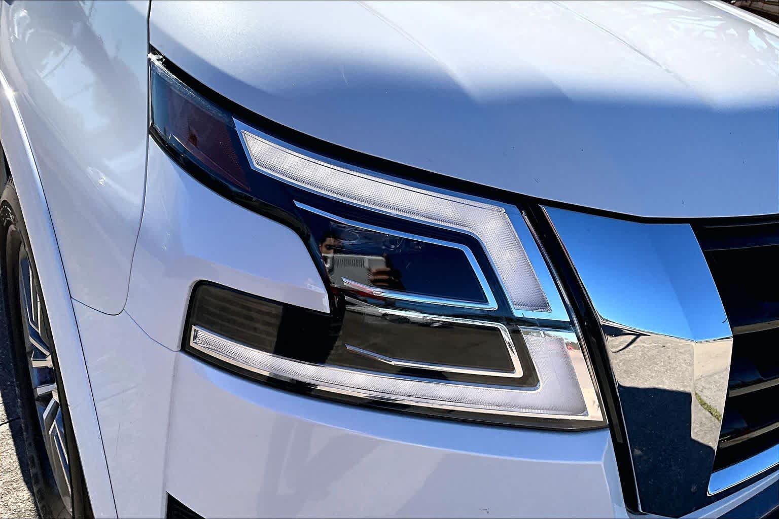 2024 Nissan Armada SL Aspen White Tricoat at AutoNation Toyota Gulf Fwy