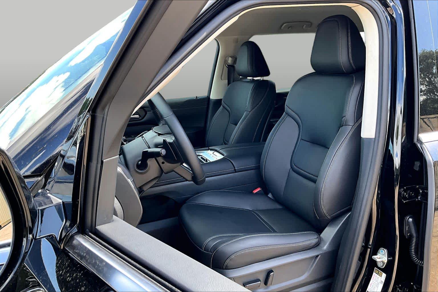 2026 Nissan Armada SV Super Black at Robbins Nissan