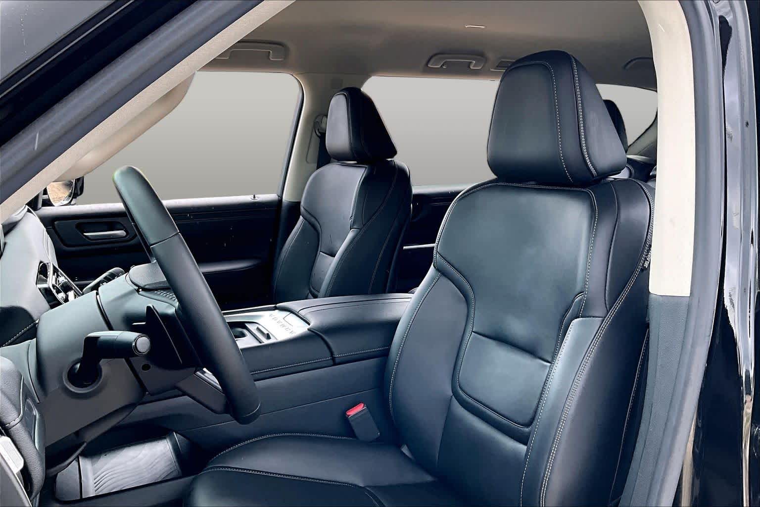 2025 Nissan Armada photo 8 of 35