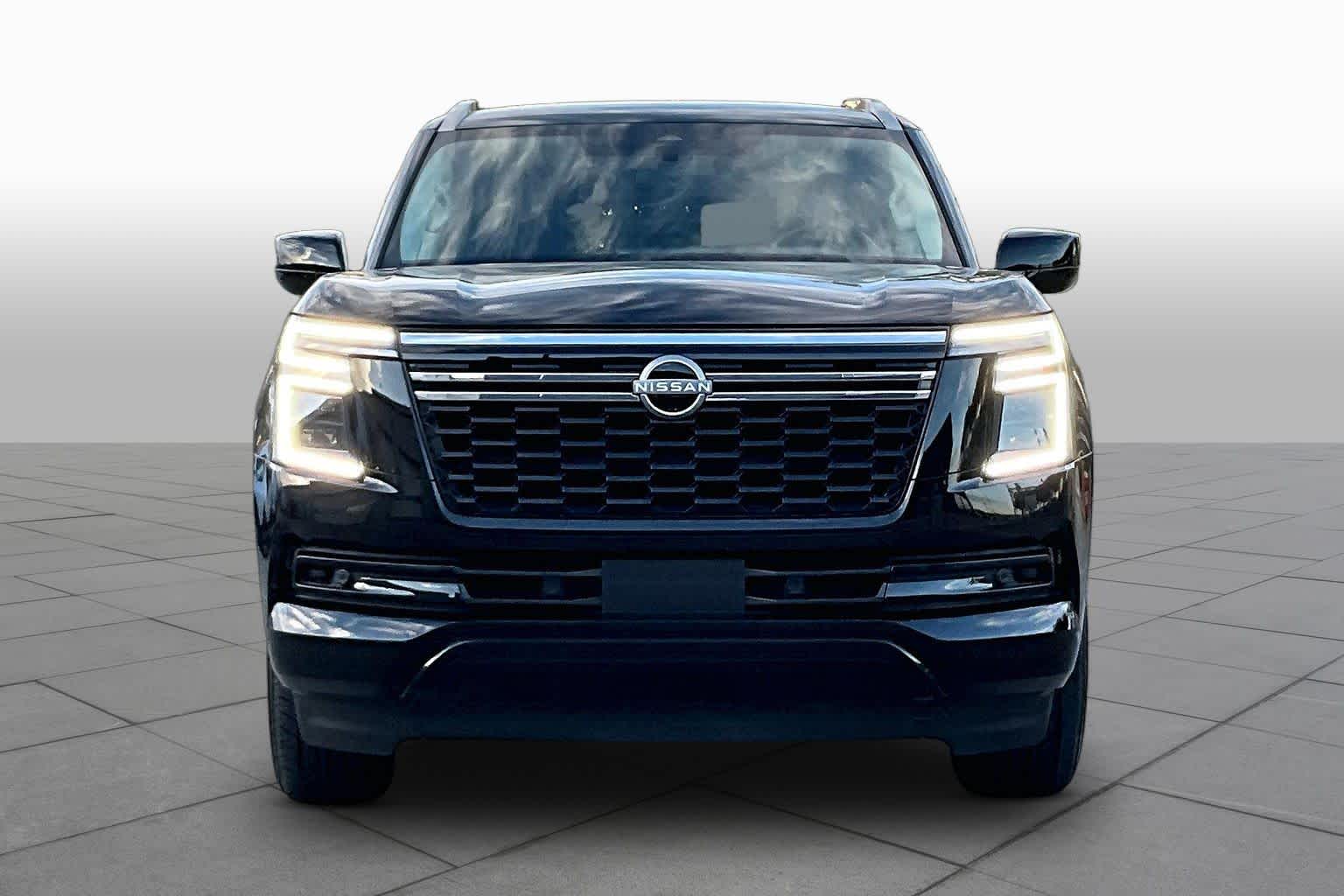2025 Nissan Armada photo 4 of 37