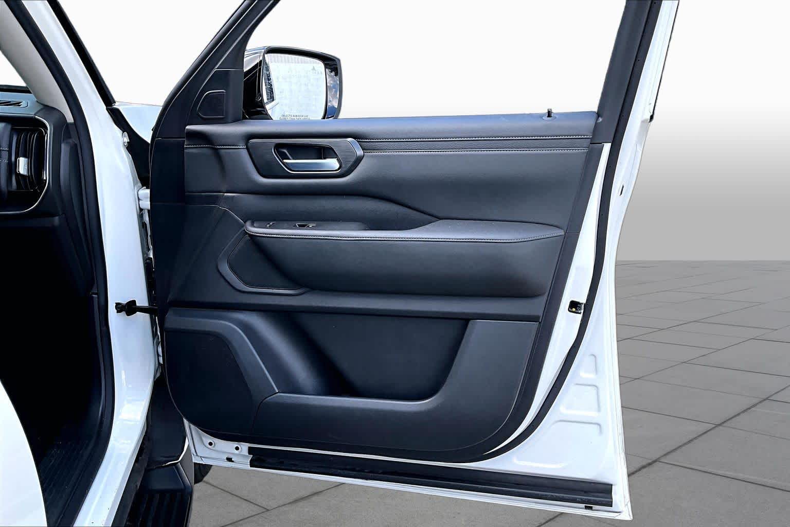 2026 Nissan Armada SV Aspen White Tricoat at Sterling McCall Nissan