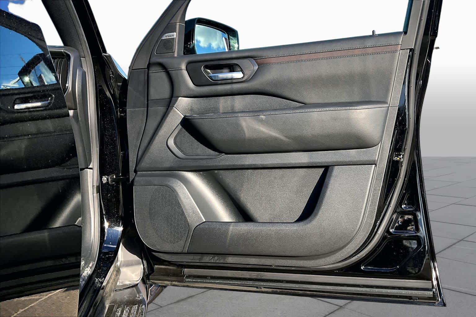 2026 Nissan Armada photo 21 of 34
