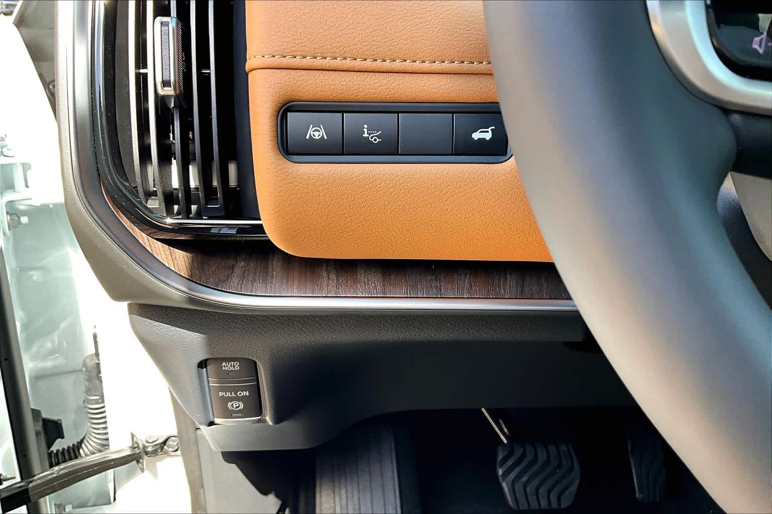 2026 Nissan Armada Platinum Reserve Everest White Pearl Tricoat/Super Black at Sterling McCall Nissan
