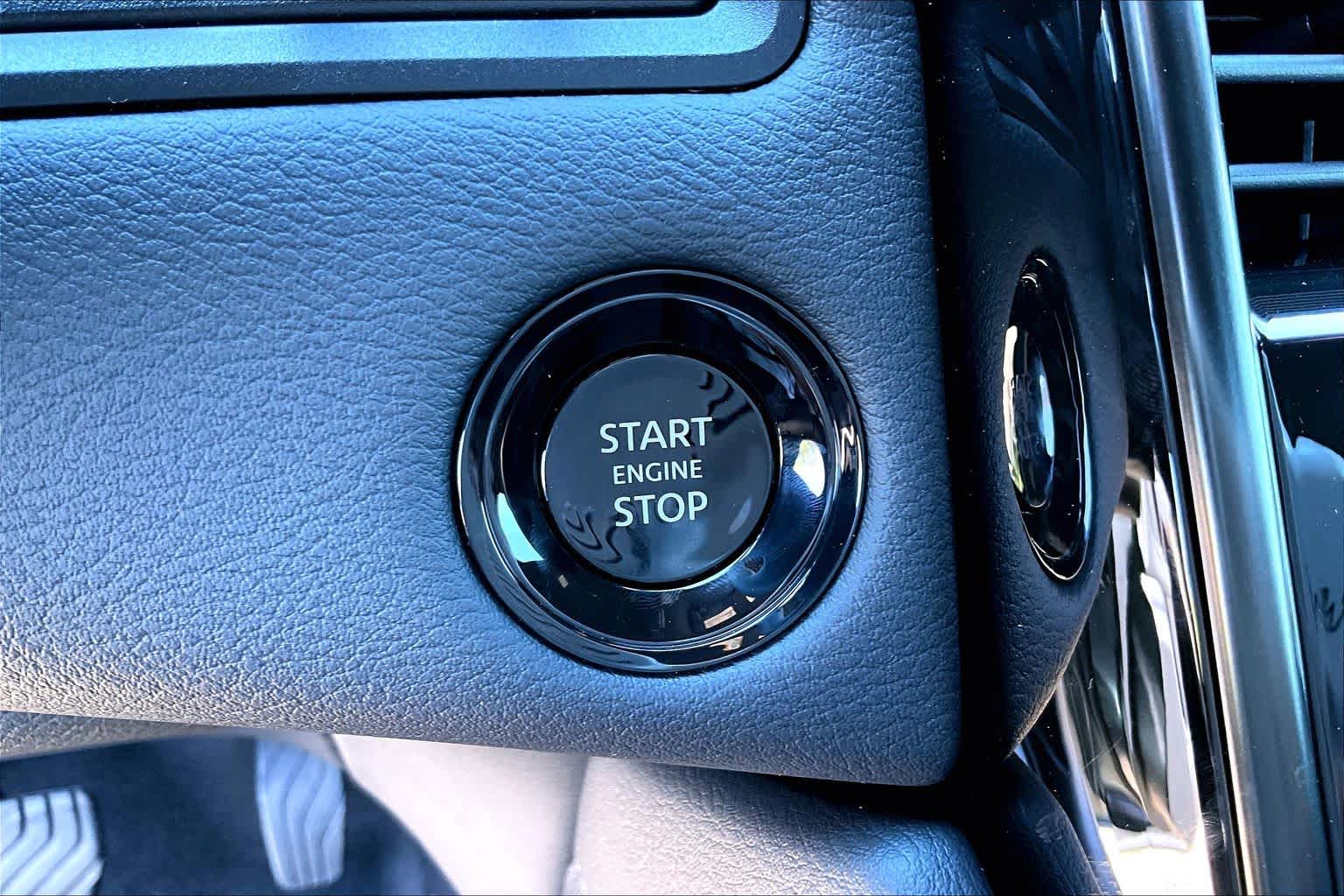2026 Nissan Armada PRO-4X Alpine Metallic/Super Black at Robbins Nissan