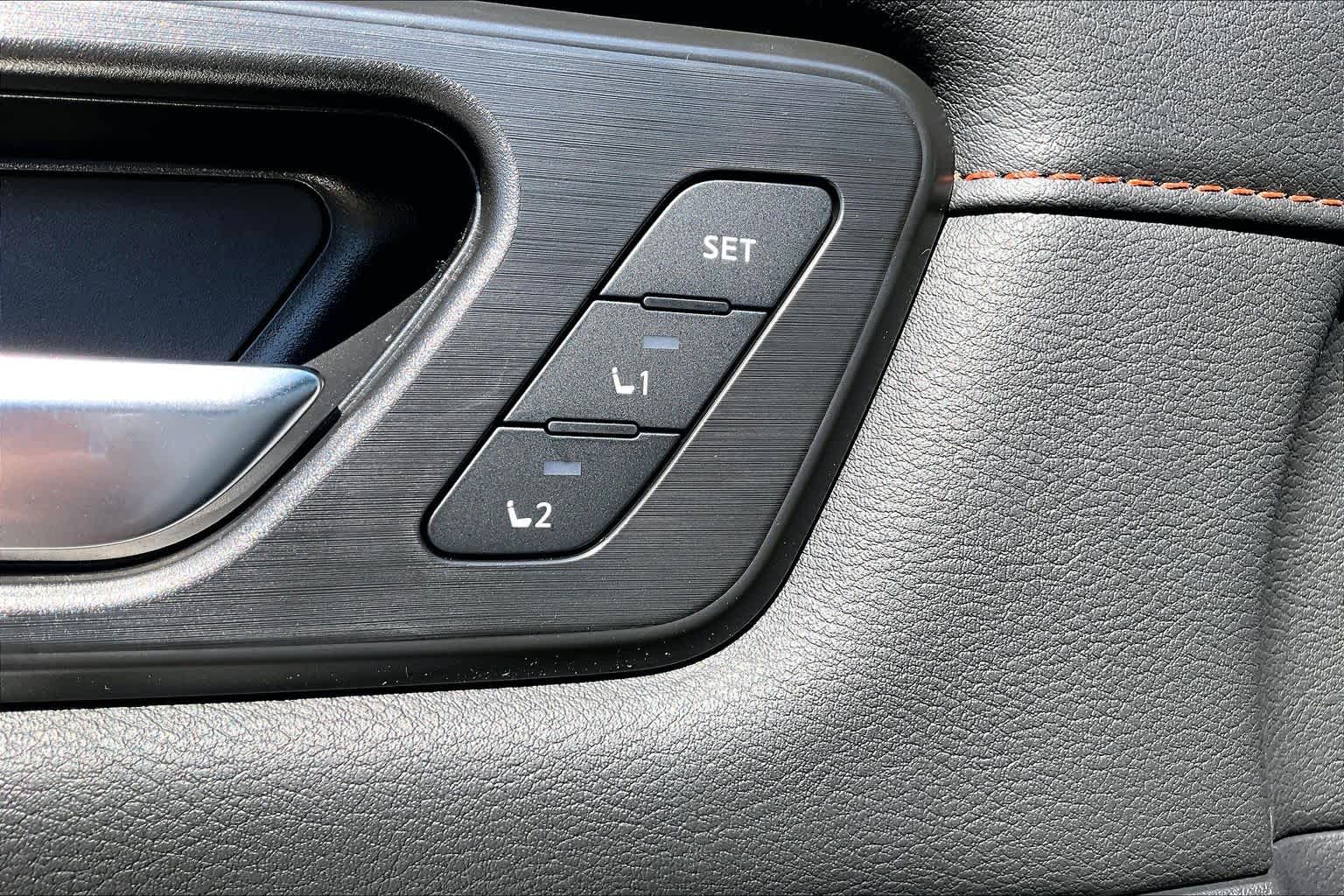 2026 Nissan Armada PRO-4X Alpine Metallic/Super Black at Robbins Nissan