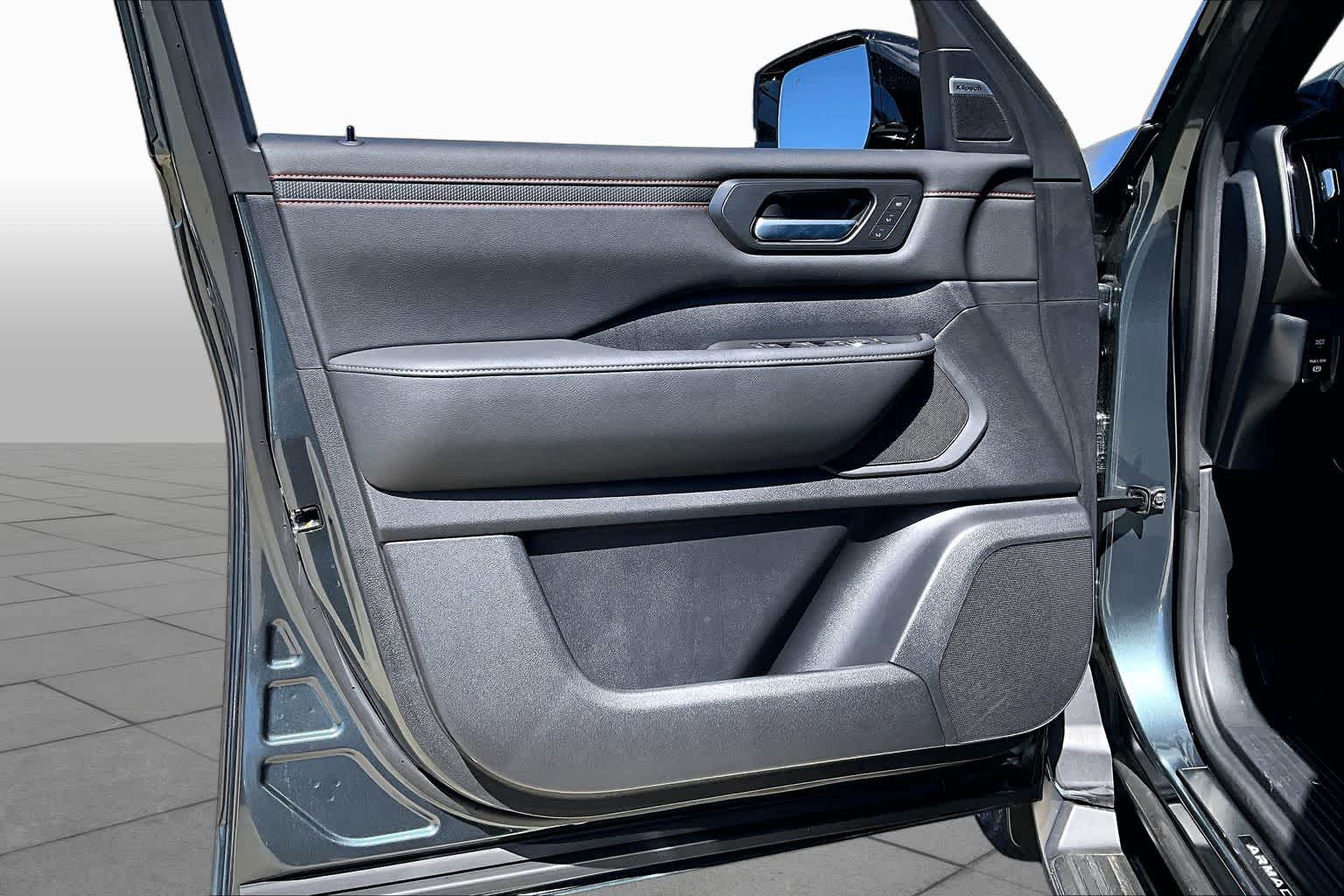 2026 Nissan Armada PRO-4X Alpine Metallic/Super Black at Robbins Nissan