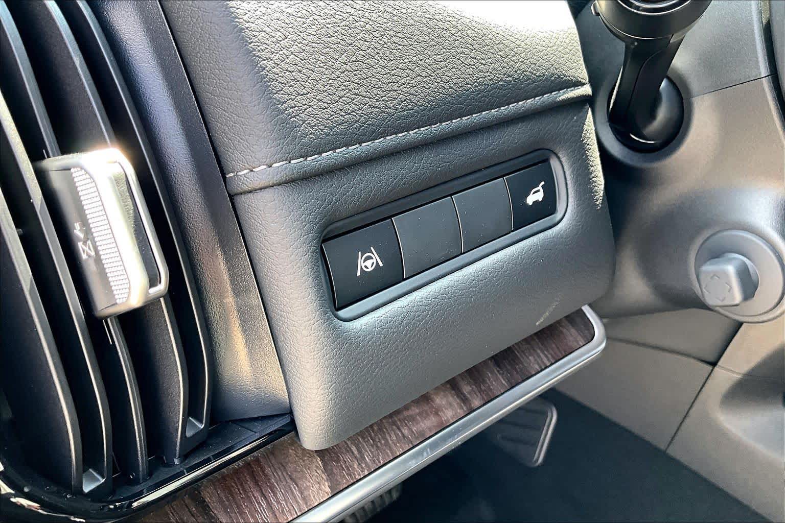 2026 Nissan Armada photo 15 of 20