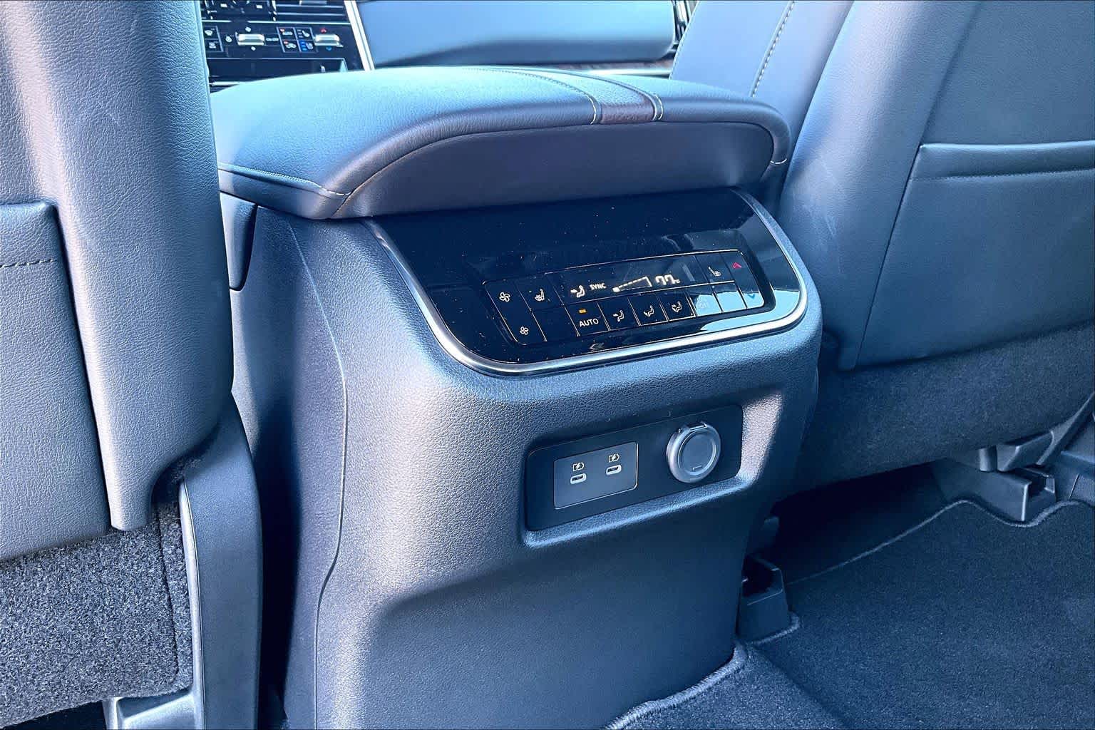 2026 Nissan Armada photo 13 of 21