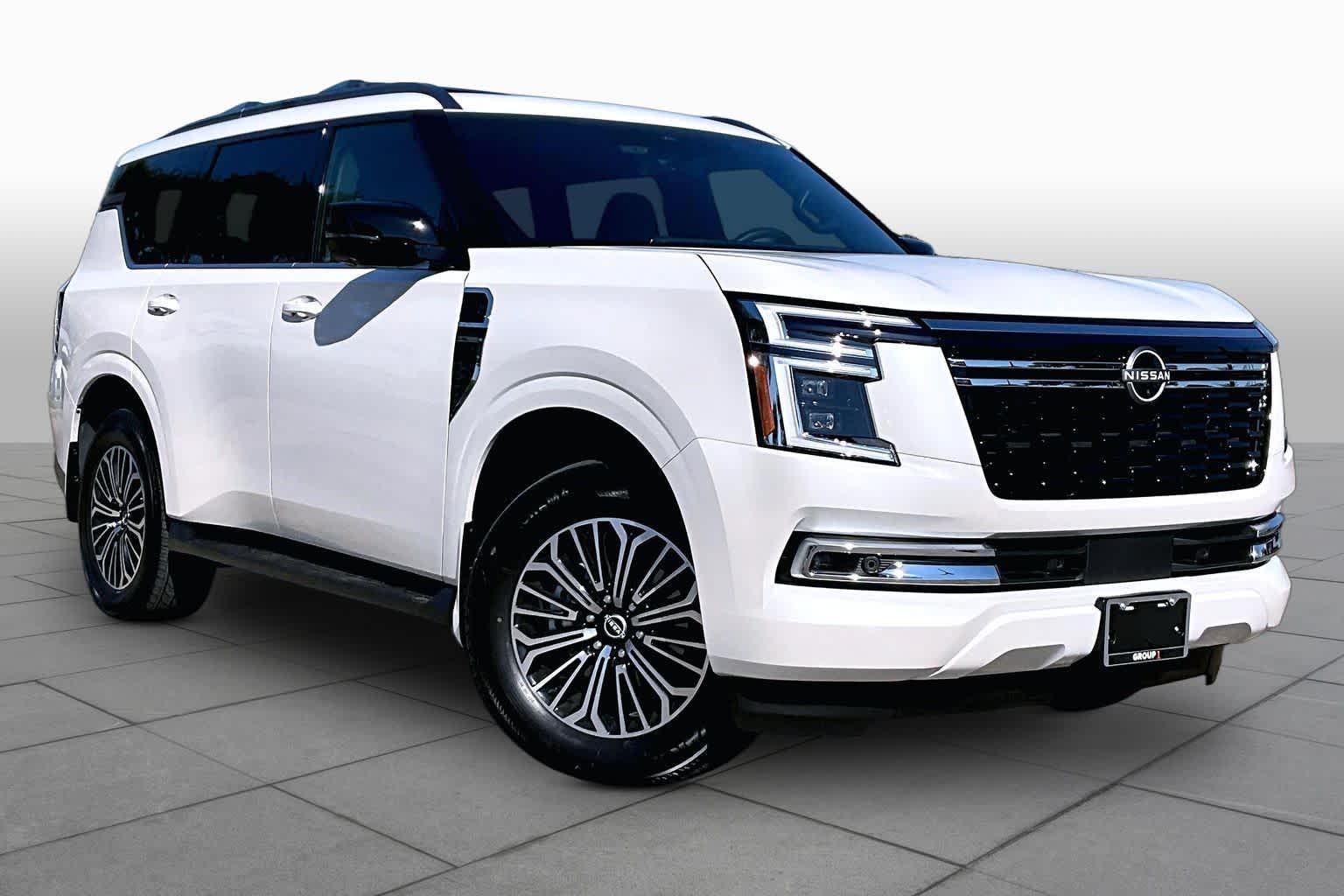 2026 Nissan Armada photo 2 of 21