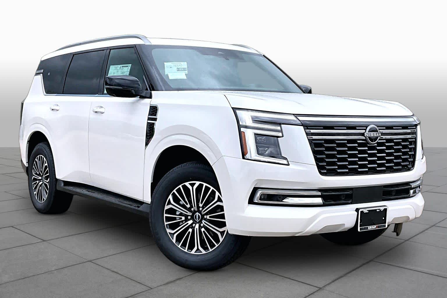 2027 Nissan Armada photo 2 of 21