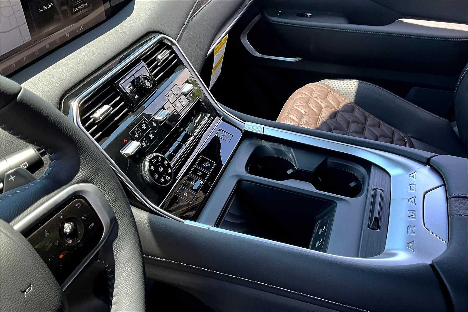 2025 Nissan Armada Platinum - 10