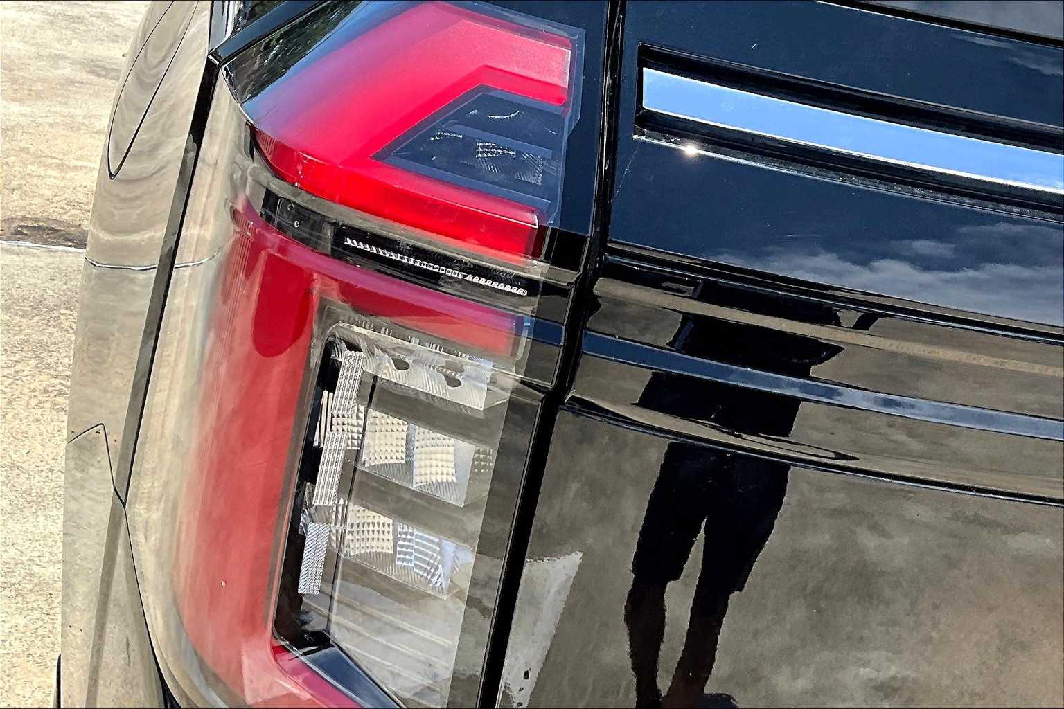 2025 Nissan Armada Platinum - 11