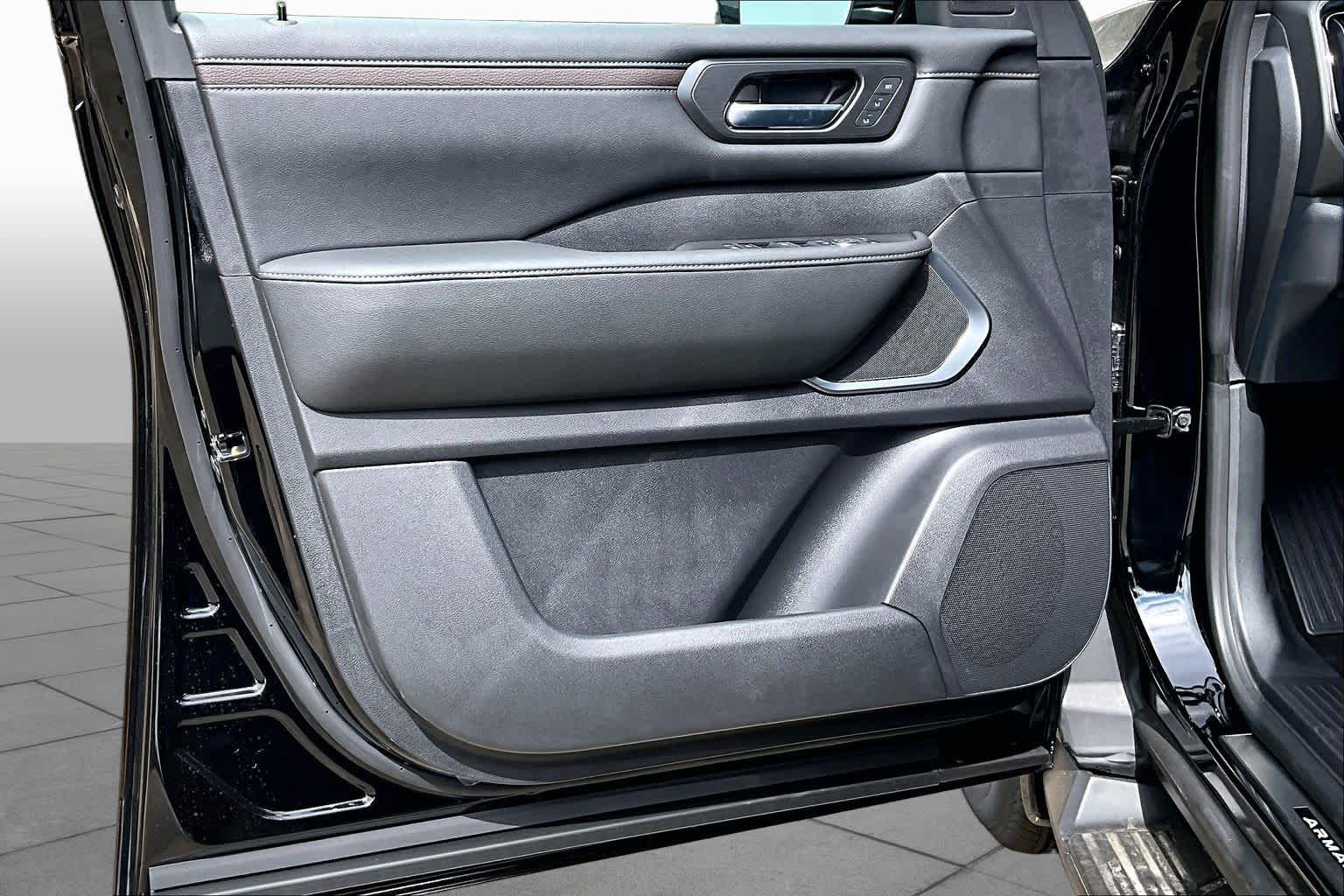 2027 Nissan Armada photo 14 of 20