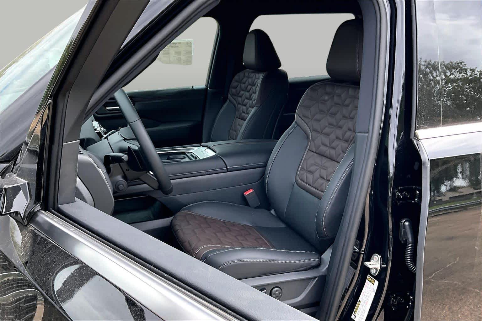 2027 Nissan Armada photo 16 of 20