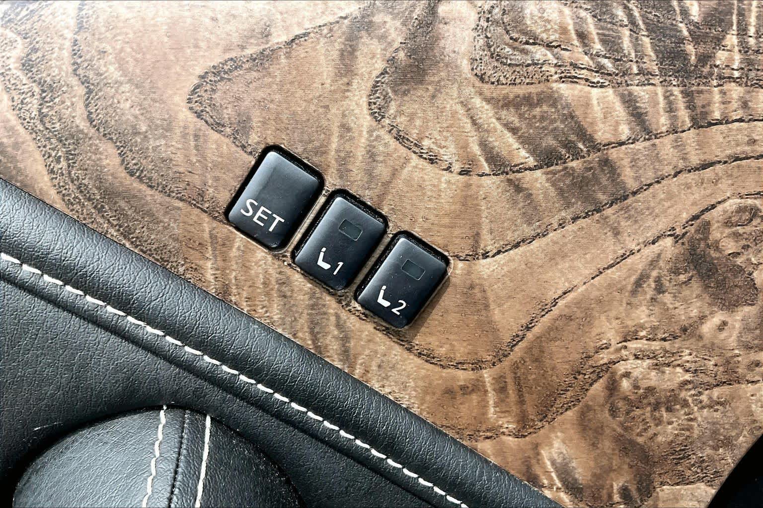 2021 INFINITI QX80 photo 33 of 35
