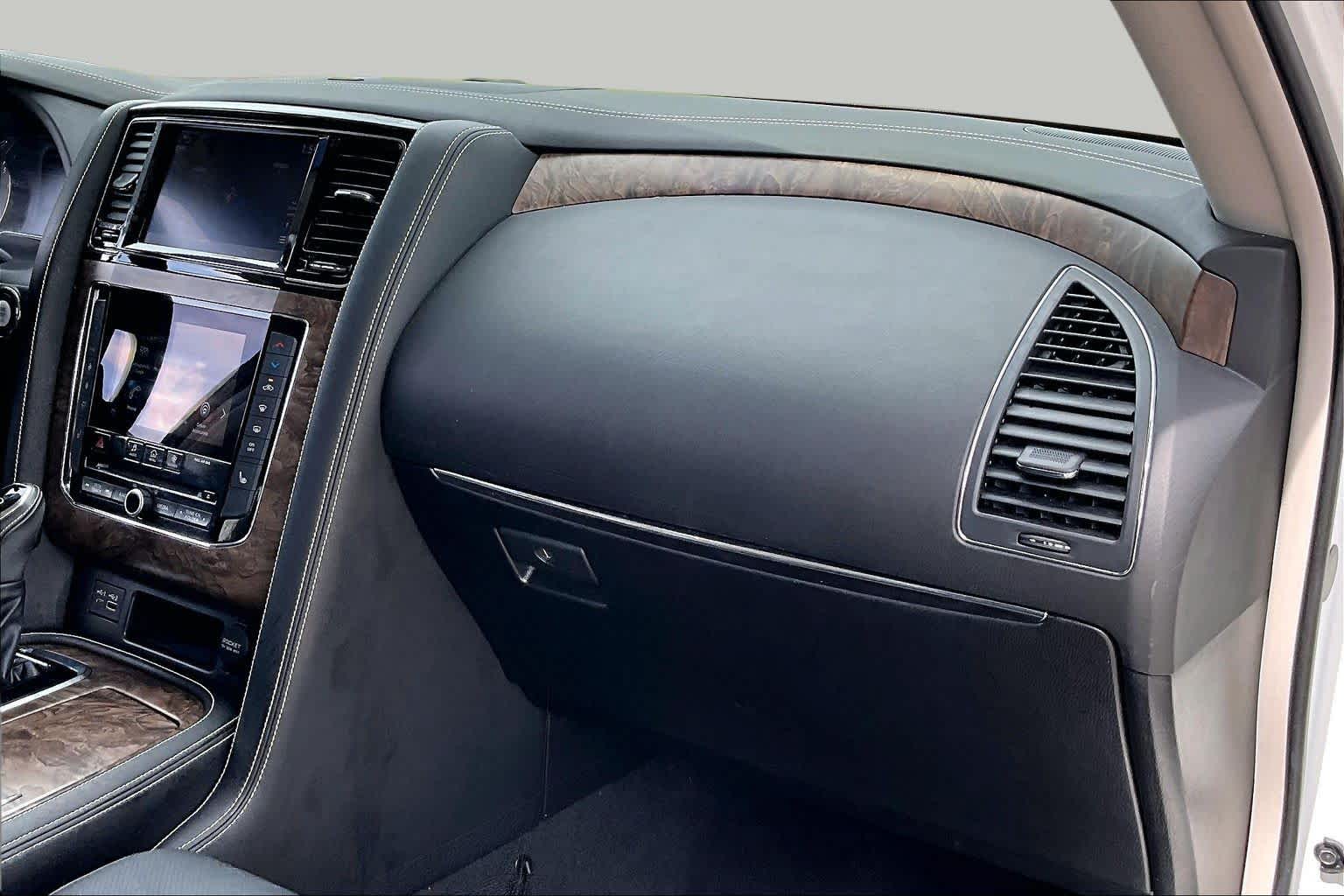 2021 INFINITI QX80 photo 19 of 35