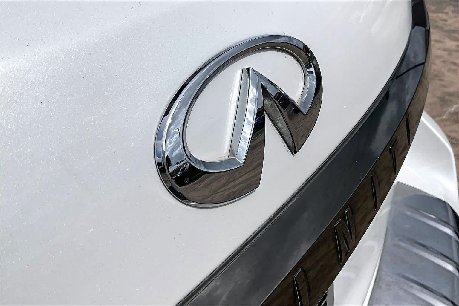 2021 INFINITI QX80 photo 31 of 35