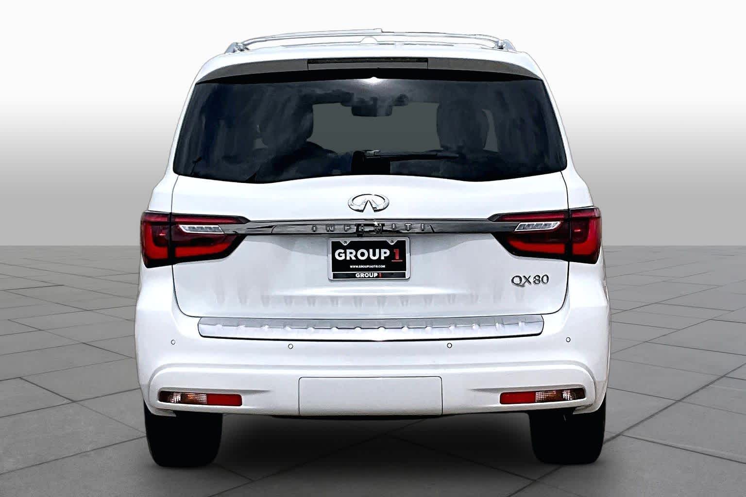 2021 INFINITI QX80 photo 5 of 35